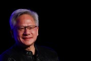 五行改名英伟达黄仁勋：编程人工智能如今就像训练一个人