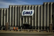 五行改名陷入丑闻的巴西肉类巨头JBS在美上市 首日开盘报13.65美元